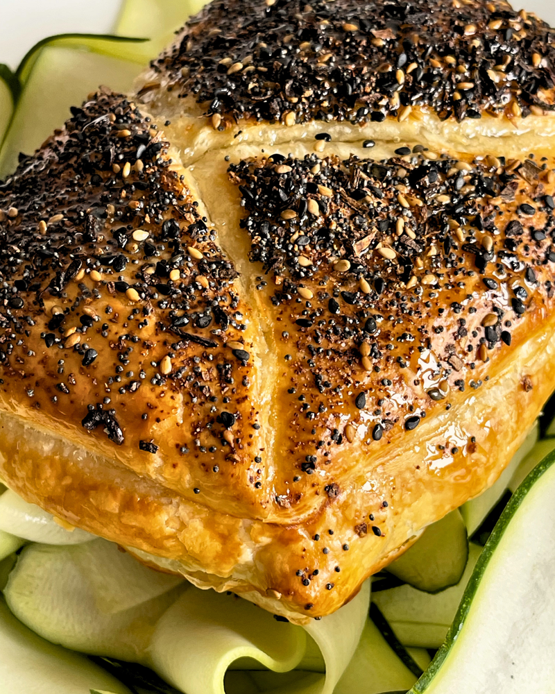 Saganaki revisité : Feta feuilletée au mélange New York Bagel